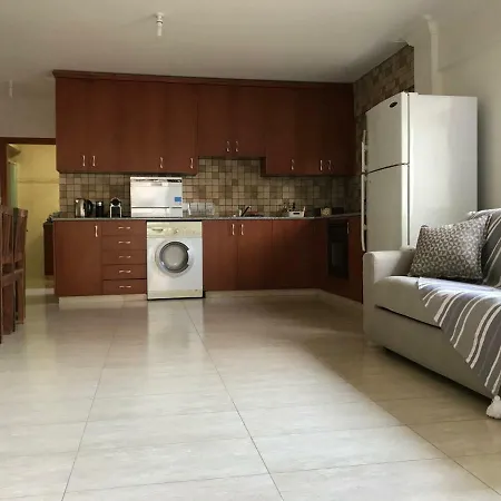 Lägenhet Mystra Place *